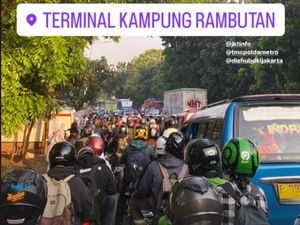 Cerita Warga Kena Macet Panjang di TMII Arah Kp Rambutan Imbas Proyek Jalan