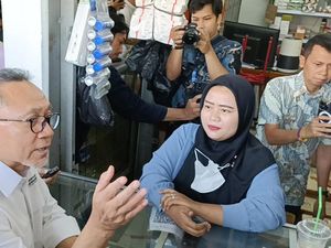 Sambangi Pasar Asemka, Zulhas Dicurhati Pedagang soal TikTok Shop Bikin Sepi