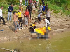 Mayat Pria Mengambang di Sungai Musi Gegerkan Warga Muba