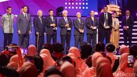 Penghargaan Spesial untuk 7 Eks Menhub di Hub Space KAI Expo 2023