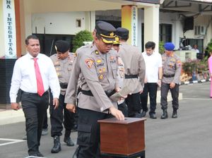 Polresta Cilacap Kumpulkan Donasi Bantu Siswa SMP Korban Bullying Polresta Cilacap Kumpulkan Donasi Bantu Siswa SMP Korban Bullying