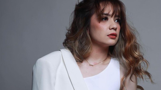 Highlight Dunia Hiburan InsertLive : Usai Digugat Cerai Arya Saloka, Putri Anne Pamer Memar di Kaki