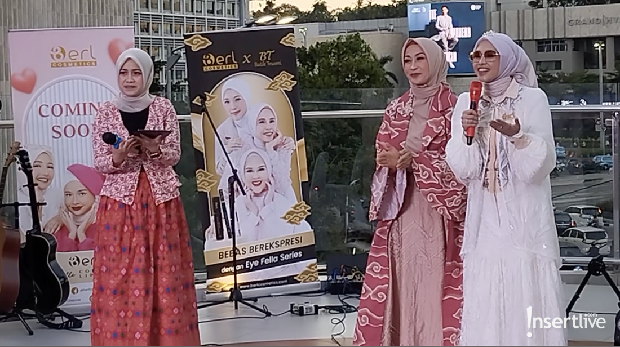 Ranty Purnamasari dan Erlyanie di acara relaunch produk Batik trusmi x B Erl