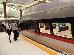 Sensasi Naik Kereta Cepat Whoosh Saat Main ke Hub Space JCC Sensasi Naik Kereta Cepat Whoosh Saat Main ke Hub Space JCC