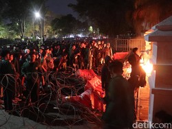Suasana Mencekam di Gedung Sate Bandung
