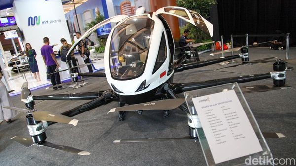 Taksi Terbang Mejeng di Hub Space JCC, Canggih Banget