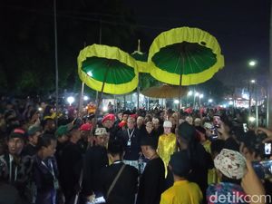Melihat Prosesi Panjang Jimat di Keraton Kanoman Cirebon Melihat Prosesi Panjang Jimat di Keraton Kanoman Cirebon