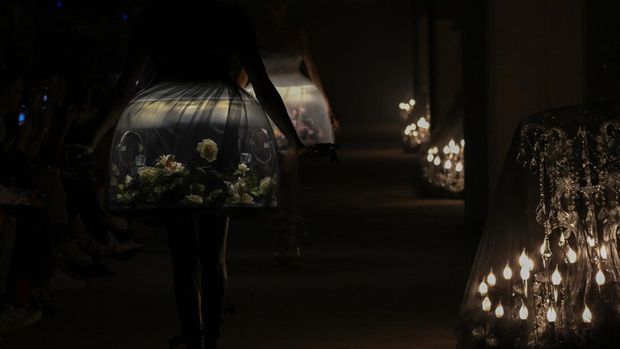A model walks on the runway of the Undercover show during the Paris Fashion Week Womenswear Spring/Summer 2024 in Paris on September 25, 2023. (Photo by Bertrand GUAY / AFP)
