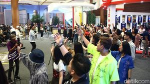 Aksi Flashmob Sukses Hibur Pengunjung Hub Space 2023
