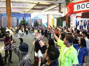 Aksi Flashmob Sukses Hibur Pengunjung Hub Space 2023 Aksi Flashmob Sukses Hibur Pengunjung Hub Space 2023