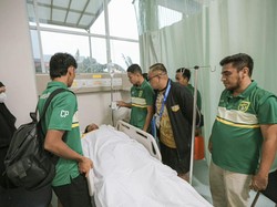 Arief Catur dan Persebaya Minta Maaf ke Ady Setiawan Usai Kolaps