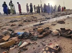 Kengerian Bom Bunuh Diri di Pakistan, Mayat-mayat Bertumpuk