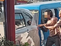 Cekcok di Jalanan Bogor, Sopir Angkot Keluarkan Pisau ke Pemobil