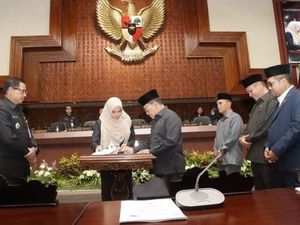 DPRD Jateng Gelar Rapat Paripurna, Bahas Perda Perubahan APBD dan Raperda DPRD Jateng Gelar Rapat Paripurna, Bahas Perda Perubahan APBD dan Raperda