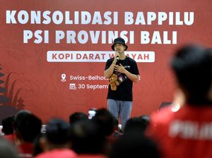 Bisik-bisik Pak Lurah ke Kaesang Soal Arah Dukungan Pilpres: Ojo Kesusu Bisik-bisik Pak Lurah ke Kaesang Soal Arah Dukungan Pilpres: Ojo Kesusu
