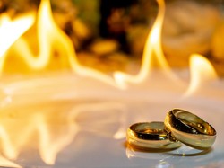 Cekcok soal Masa Lalu Berakhir Pria Bakar Pacar