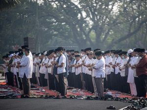 Bacaan Niat Salat Istisqa dan Tata Caranya, Amalan Memohon Turunnya Hujan