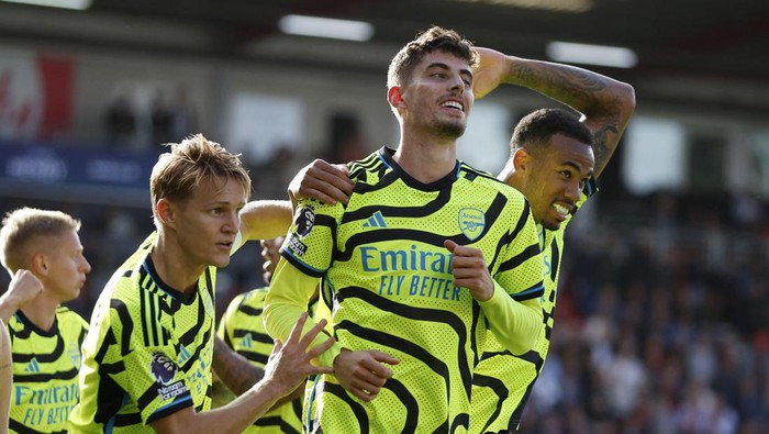 Soccer Football - Premier League - AFC Bournemouth v Arsenal - Vitality Stadium, Bournemouth, Britain - September 30, 2023 Arsenals Kai Havertz celebrates scoring their third goal with Gabriel and Martin Odegaard Action Images via Reuters/John Sibley NO USE WITH UNAUTHORIZED AUDIO, VIDEO, DATA, FIXTURE LISTS, CLUB/LEAGUE LOGOS OR LIVE SERVICES. ONLINE IN-MATCH USE LIMITED TO 45 IMAGES, NO VIDEO EMULATION. NO USE IN BETTING, GAMES OR SINGLE CLUB/LEAGUE/PLAYER PUBLICATIONS.