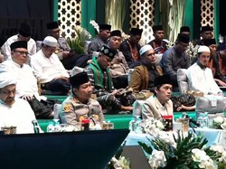 5.000 Warga dan Anggota Polda Jatim Bersholawat Peringati Maulid Nabi