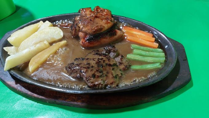 Mantan chef jualan steak kaki lima