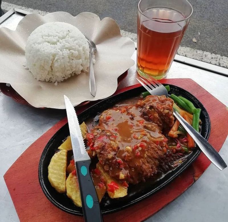 Mantan chef jualan steak kaki lima