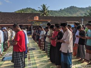 Napi Rutan Trenggalek Gelar Sholat Istisqa gegara Kemarau Panjang Napi Rutan Trenggalek Gelar Sholat Istisqa gegara Kemarau Panjang