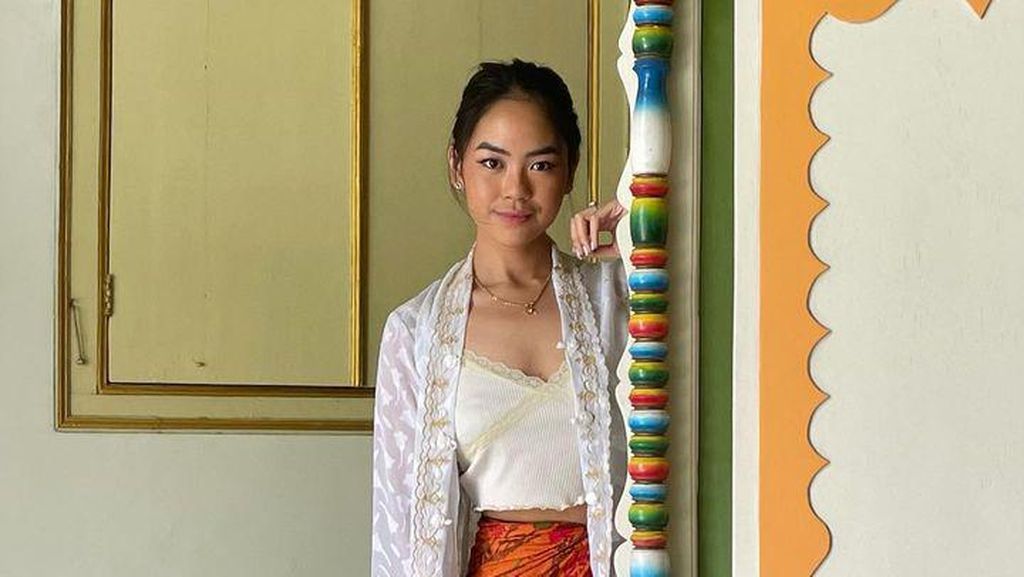 Jelang Hari Batik 2023, Ini 10 Ide OOTD Batik dari Artis dan Selebgram Jelang Hari Batik 2023, Ini 10 Ide OOTD Batik dari Artis dan Selebgram