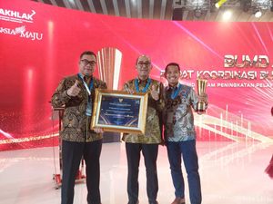 PT PCM Raih Penghargaan BUMD Awards dari Kemendagri PT PCM Raih Penghargaan BUMD Awards dari Kemendagri