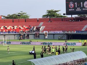 Hasil Liga 1: Arema FC Bungkam PSS Sleman 2-1, Gustavo Brace Hasil Liga 1: Arema FC Bungkam PSS Sleman 2-1, Gustavo Brace