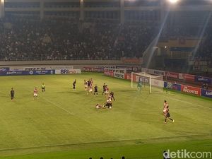 Penuh Drama! 10 Pemain Persis Tahan Imbang Persija 2-2 Penuh Drama! 10 Pemain Persis Tahan Imbang Persija 2-2