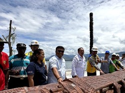 Freeport Serahkan Dua Totem Kamoro untuk Taman Totem Dunia