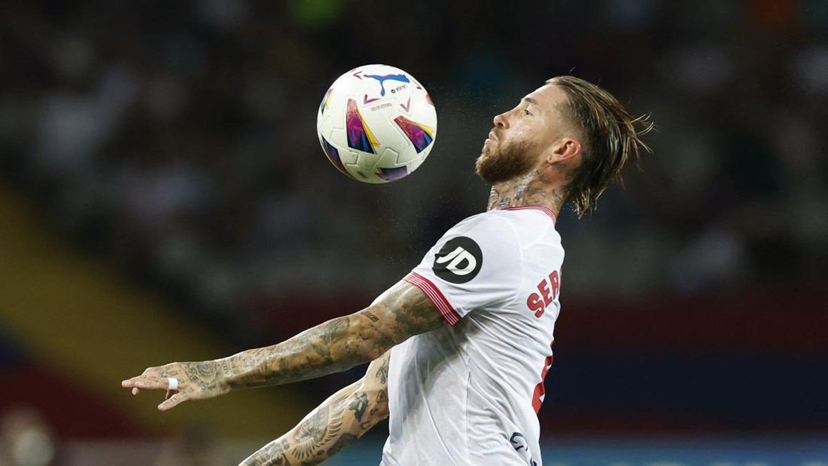 Sergio Ramos pencetak gol ke-10.000 di Liga Champions. (Foto: REUTERS/ALBERT GEA)