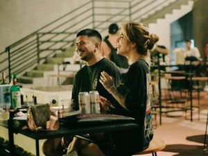 Hamil Anak ke-5, Sheila Marcia Makin Sering Hangout di Kafe Hamil Anak ke-5, Sheila Marcia Makin Sering Hangout di Kafe