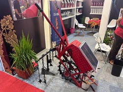 Traktor Tenaga Surya Multifungsi-Drone Sprayer Dipamerkan di Rekernas PDIP