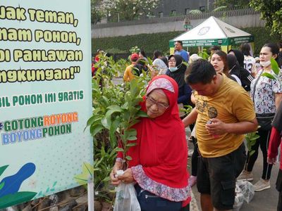 30 Ribu Pohon Dibagikan Gratis di CFD Jakarta