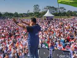 Sapa Ribuan Warga di Jalak Harupat Bandung, Anies Bicara Perubahan
