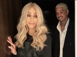 Cher Balikan dengan Pacar Brondong 40 Tahun Lebih Muda, Makin Mesra