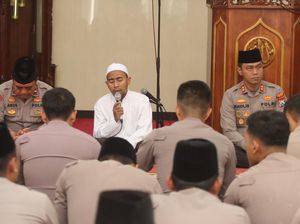 Polres Malang Gelar Doa Bersama 1 Tahun Tragedi Kanjuruhan Polres Malang Gelar Doa Bersama 1 Tahun Tragedi Kanjuruhan