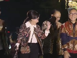 Momen Basuki, Zulhas, hingga Tito Ikut Parade Batik di Depan Jokowi