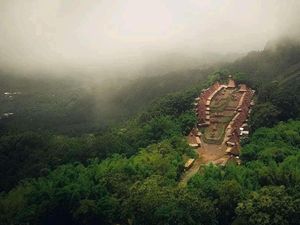 Menyusuri Kampung Bena, Desa Adat Tertua di Flores