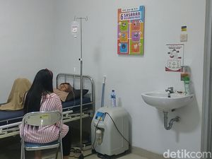 Polisi Usut Keracunan Massal Nasi Besek di Cianjur Polisi Usut Keracunan Massal Nasi Besek di Cianjur