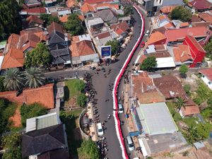 Hari Kesaktian Pancasila, Bendera Merah Putih Membentang 1 Km