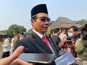 Celetukan Mahfud soal Temuan 12 Senpi Saat KPK Geledah Rumah Dinas SYL Celetukan Mahfud soal Temuan 12 Senpi Saat KPK Geledah Rumah Dinas SYL