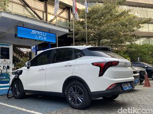 Berapa Biaya dan Durasi Ngecas Mobil Listrik Neta V?
