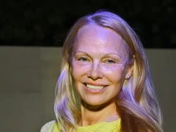 Pamela Anderson Dulu Banyak Haters, Kini Lebih Disukai karena Tanpa Makeup