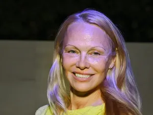 Pamela Anderson Dulu Banyak Haters, Kini Lebih Disukai karena Tanpa Makeup Pamela Anderson Dulu Banyak Haters, Kini Lebih Disukai karena Tanpa Makeup
