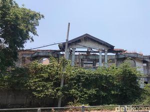 Penampakan Rumah Hantu Darmo Lokasi Syuting Happy Asmara Sebelum Kesurupan Penampakan Rumah Hantu Darmo Lokasi Syuting Happy Asmara Sebelum Kesurupan
