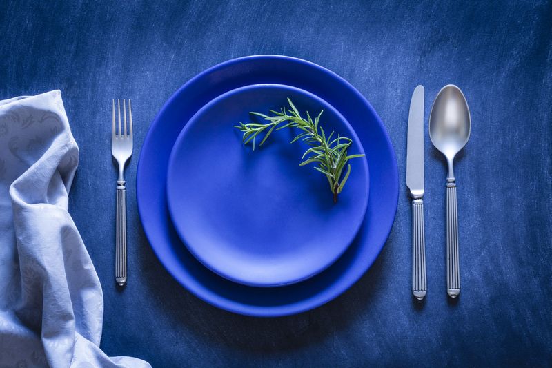 alasan chef tak pakai piring biru
