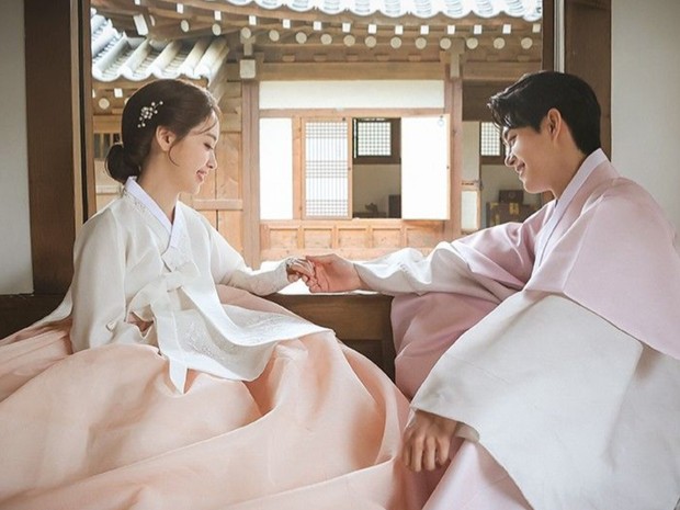 Potret kebudayaan hanbok dan rumah hanok