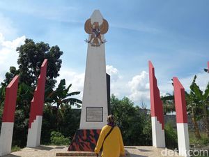 Tugu Ampera dan Cerita Warga Desa Kolam Diasingkan gegara Distigma PKI Tugu Ampera dan Cerita Warga Desa Kolam Diasingkan gegara Distigma PKI